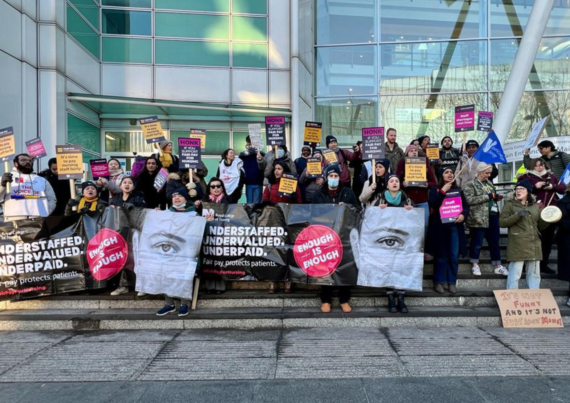 1.. 2.. 3.. 4.. 5! Keep the NHS alive! Pay row nurses stage a fresh walkout nhs strike feb 2023 simon lamrock