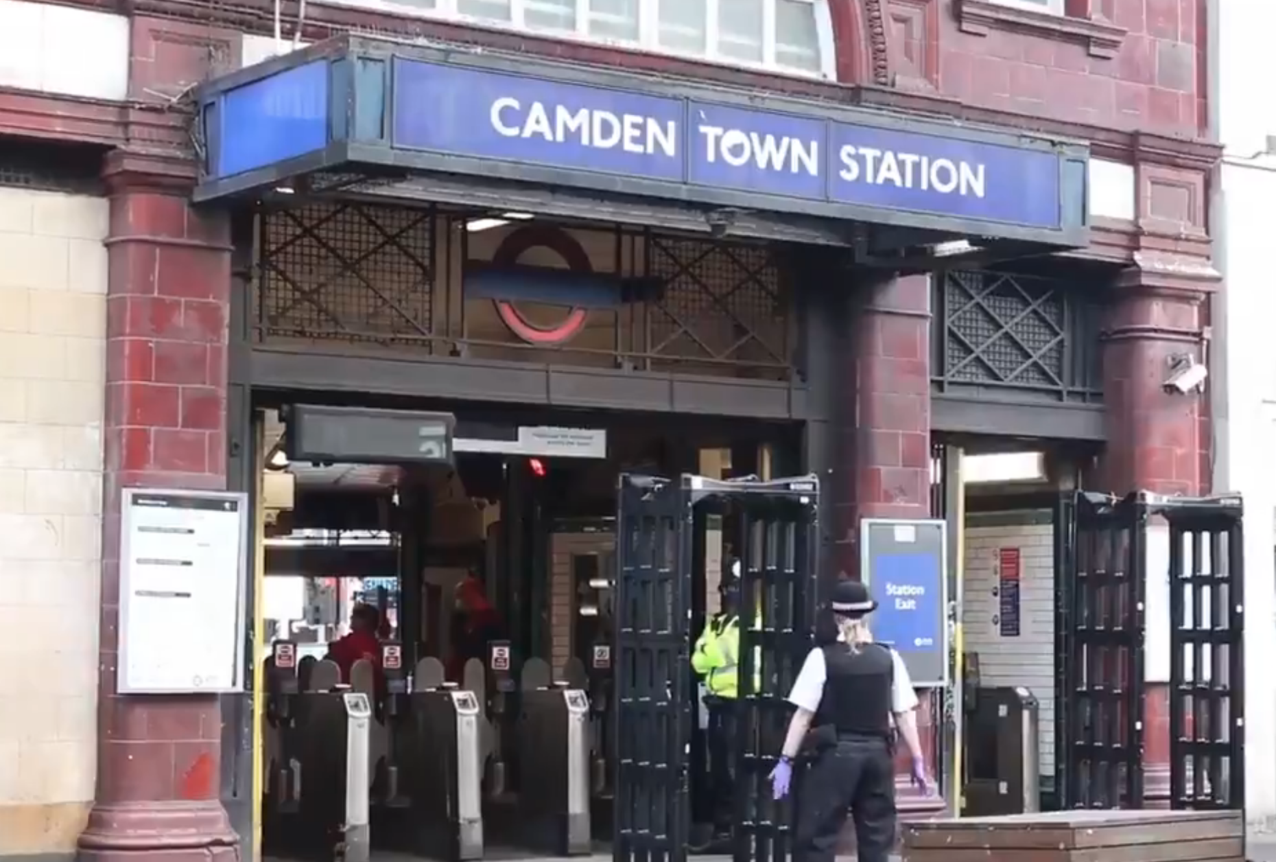 Young dealers face violence as ‘part of daily life’, says detective knife arches camden town station